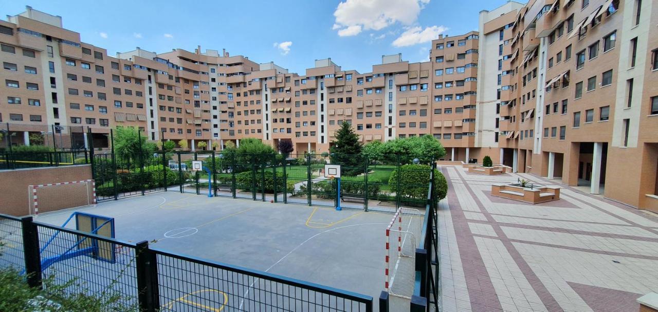 Residencial En Madrid Alquiler De Corta Estancia No Turistico Exterior photo